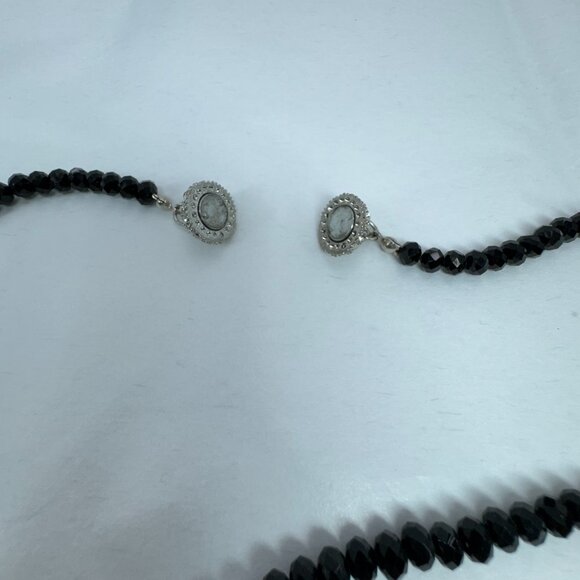 Black Shinny Glass Faceted Beads Necklace 18 inches Magnetic Clasp Prom Wedding - Picture 7 of 7
